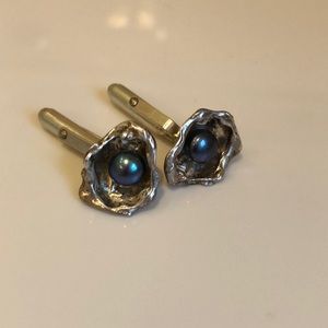 Women cuff links